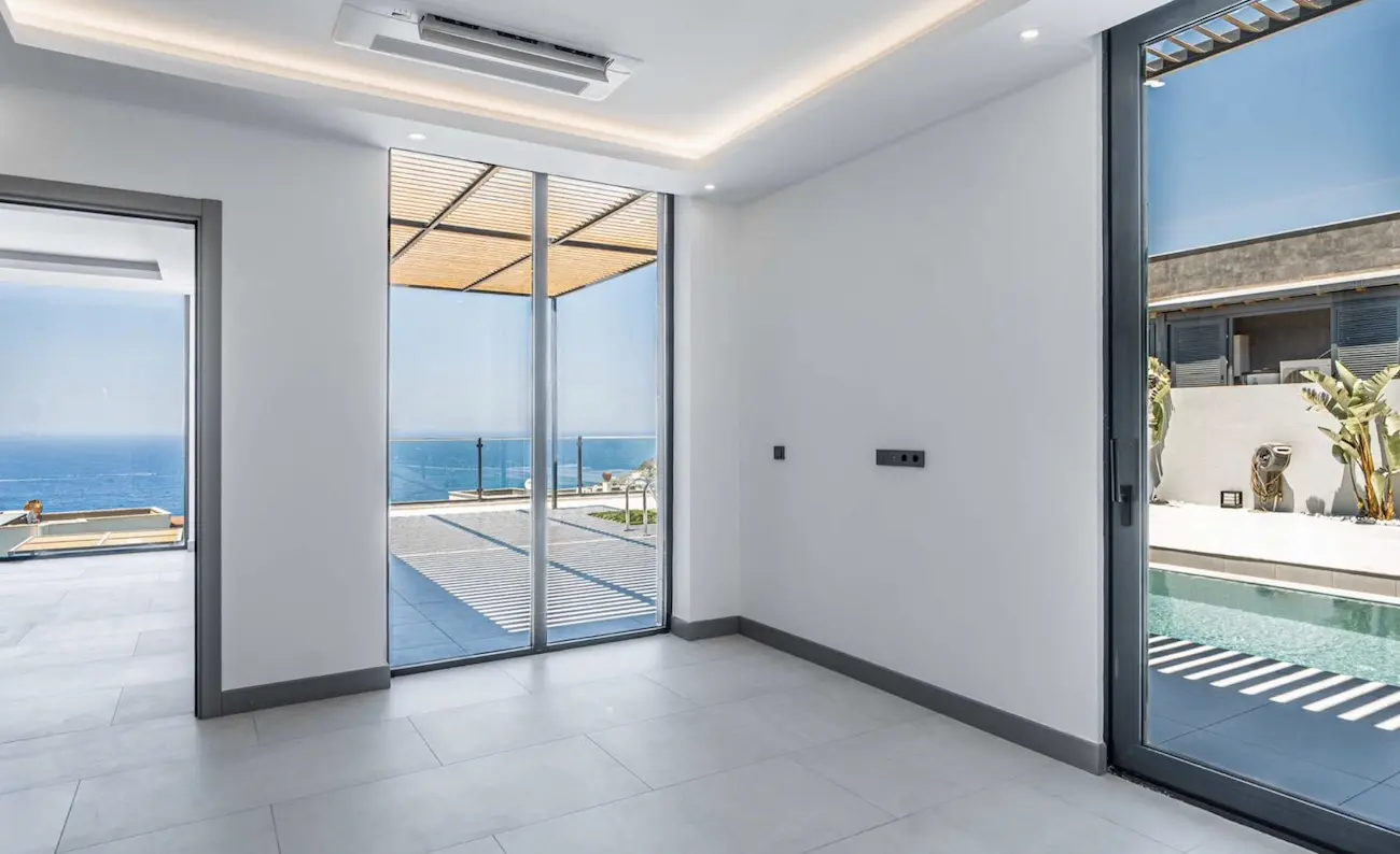 Spacious room